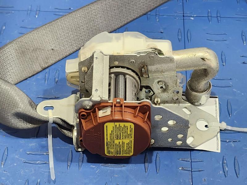 2013 Toyota Camry Front Seat Belt