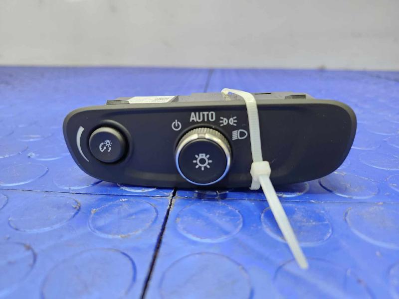 2024-2025 Buick Envista Headlight Control Switch Genuine OEM 85651914