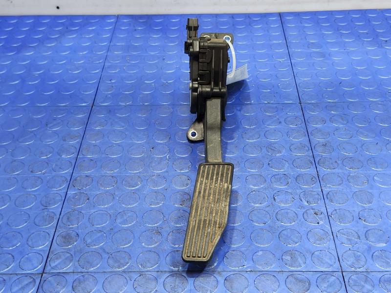 2007 Hummer H3 Pedal Assembly