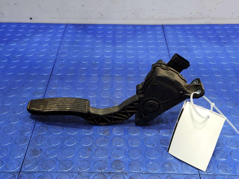 2007 Hummer H3 Pedal Assembly