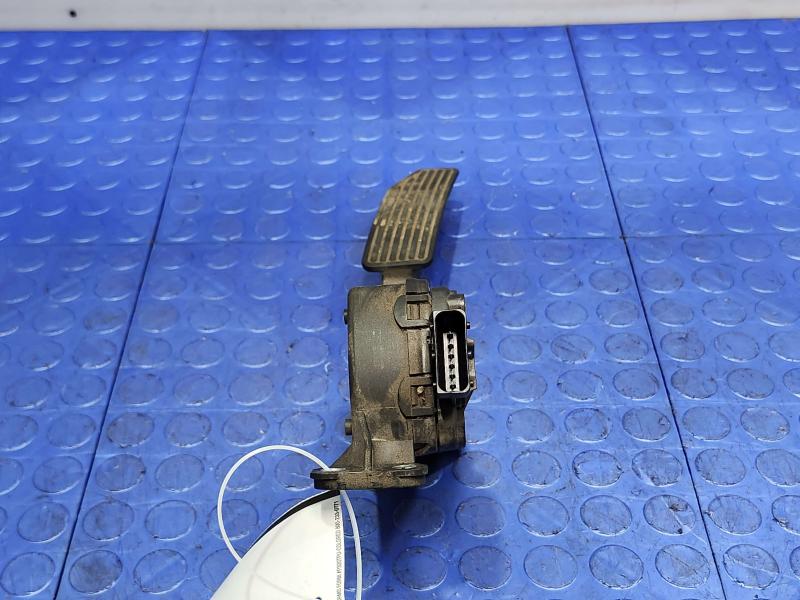 2007 Hummer H3 Pedal Assembly