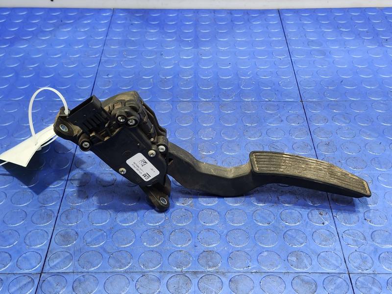 2007 Hummer H3 Pedal Assembly