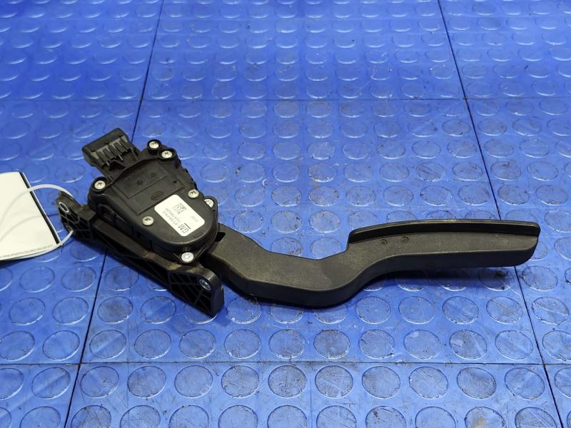 2007 Hummer H3 Pedal Assembly