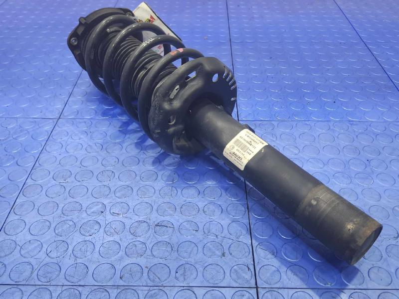 2014 Volkswagen Beetle Strut Assembly