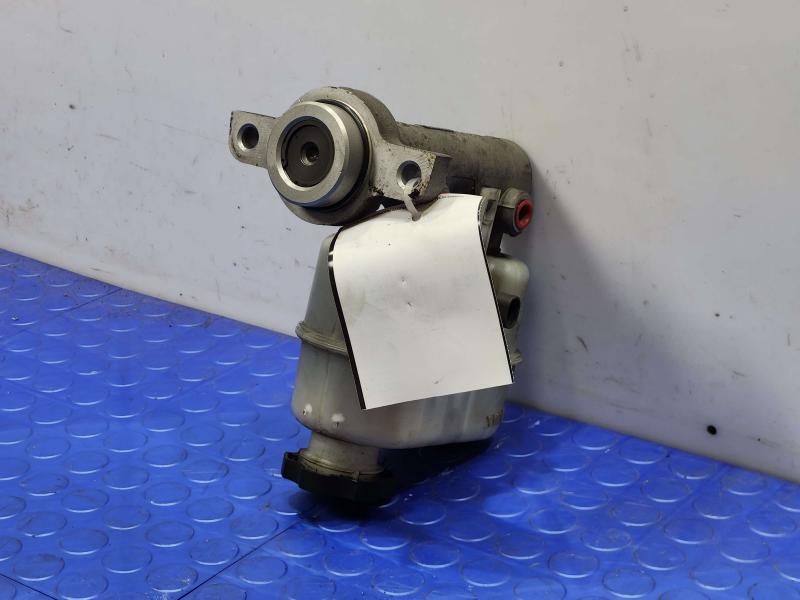 2012 GMC Yukon Master Cylinder