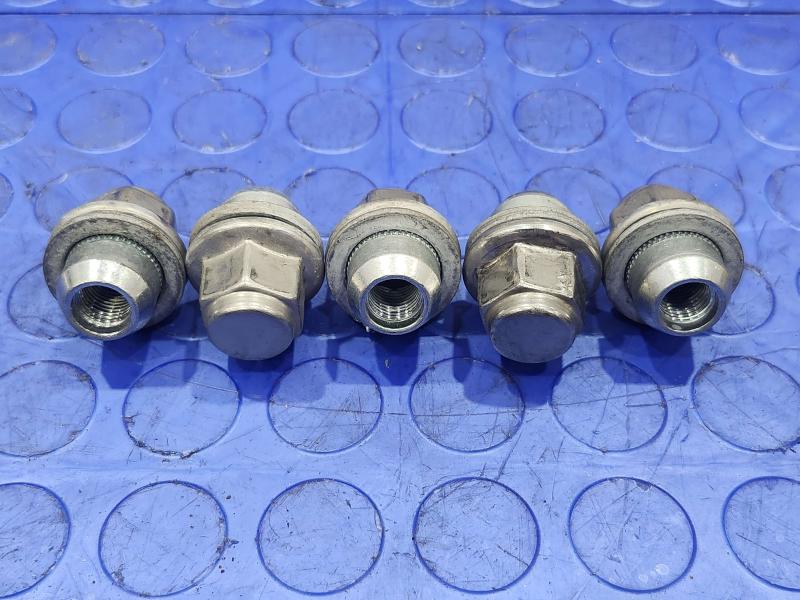2018 Nissan Maxima Lug Nuts