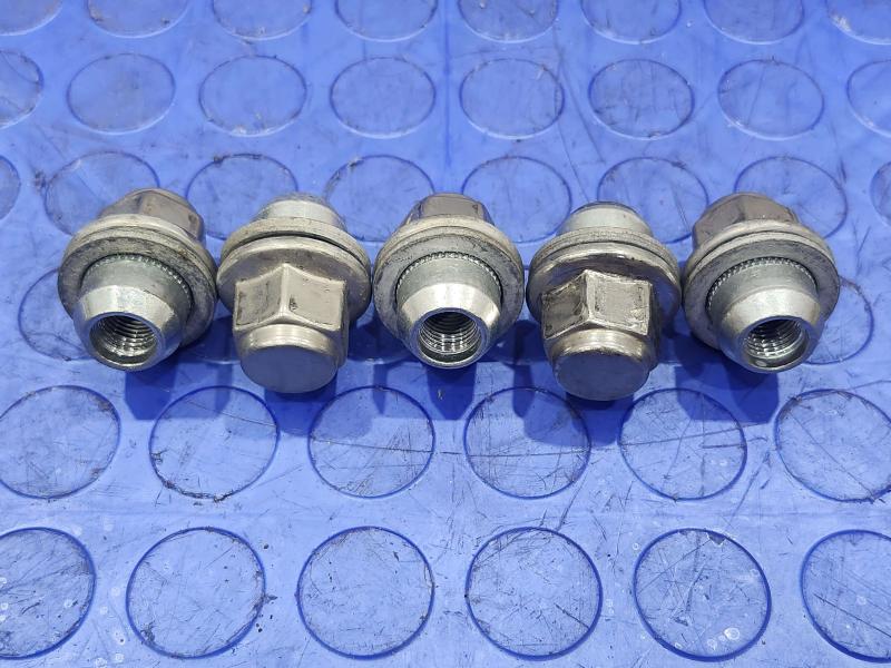 2018 Nissan Maxima Lug Nuts