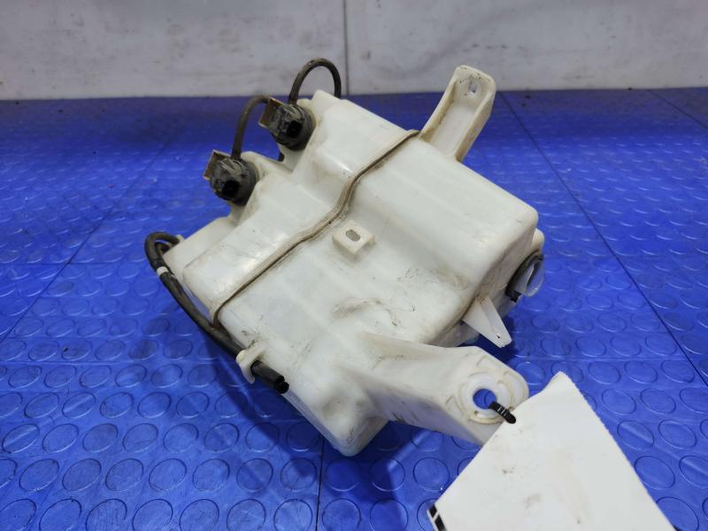 2010 Toyota Prius Washer Bottle
