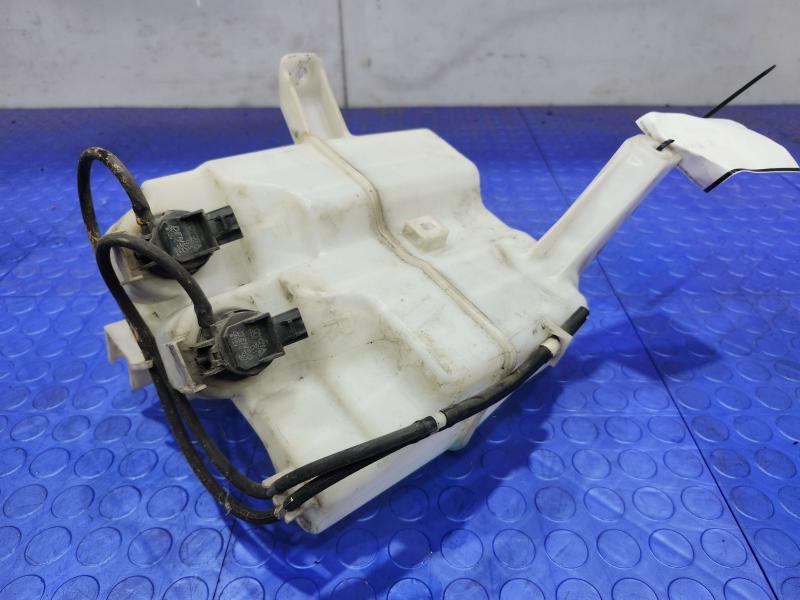 2010 Toyota Prius Washer Bottle