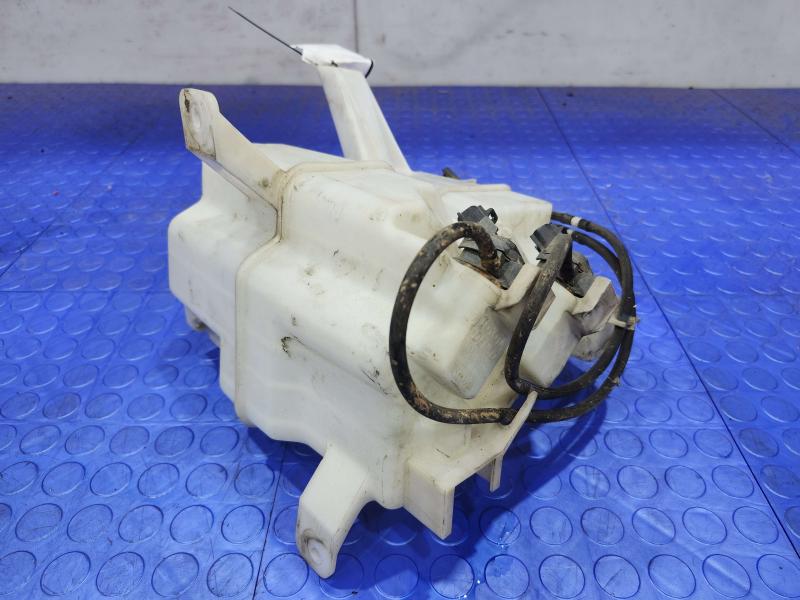 2010 Toyota Prius Washer Bottle