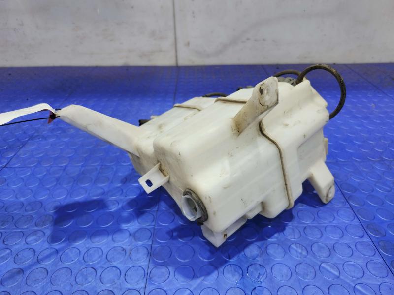 2010 Toyota Prius Washer Bottle