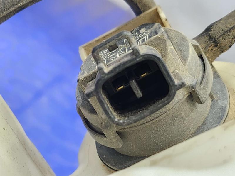 2010 Toyota Prius Washer Bottle