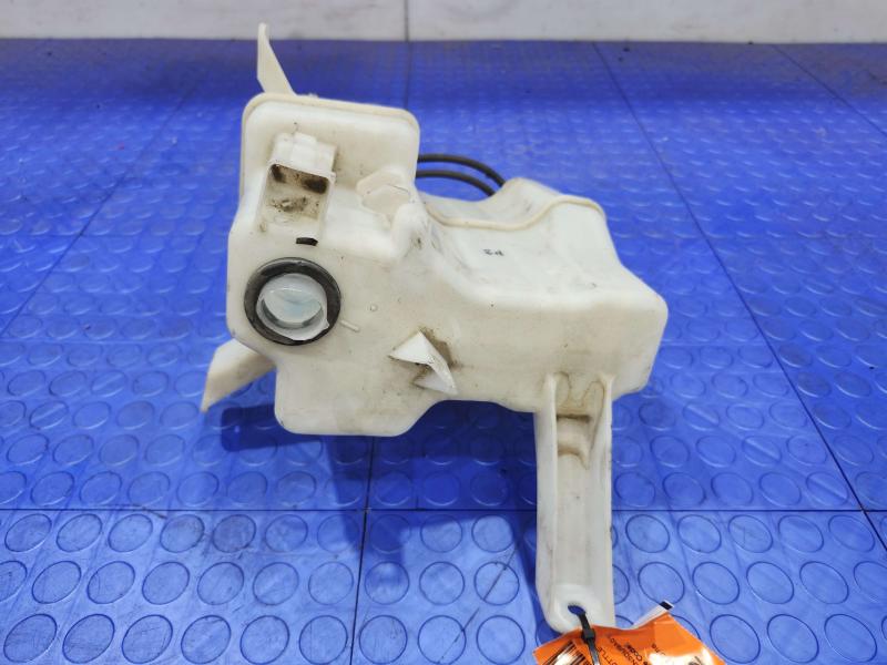 2010 Toyota Prius Washer Bottle
