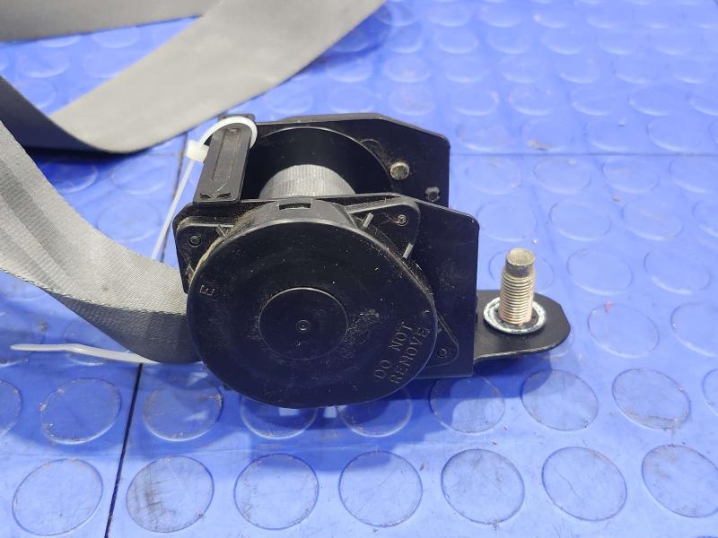 1992 Isuzu NPR Front Seat Belt