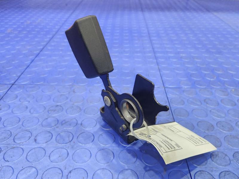 2004 Ford Explorer Rear Seat Belt
