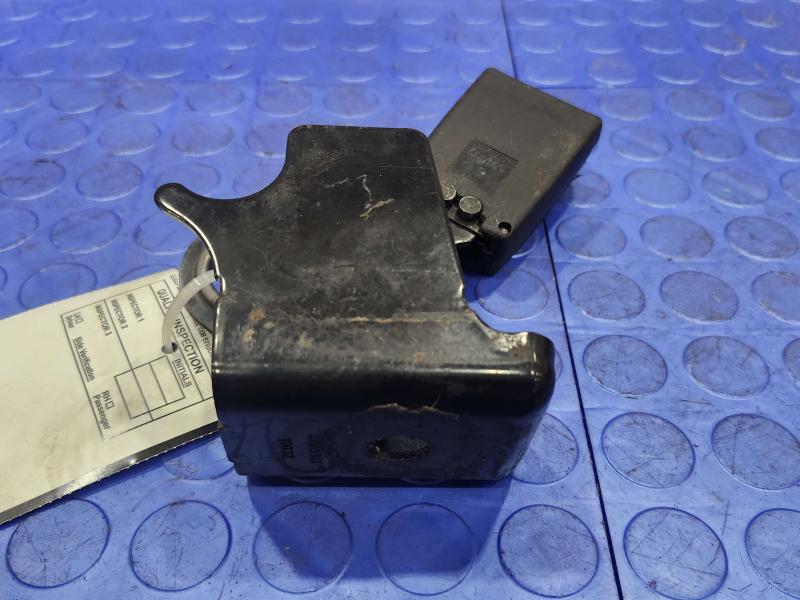 2004 Ford Explorer Rear Seat Belt