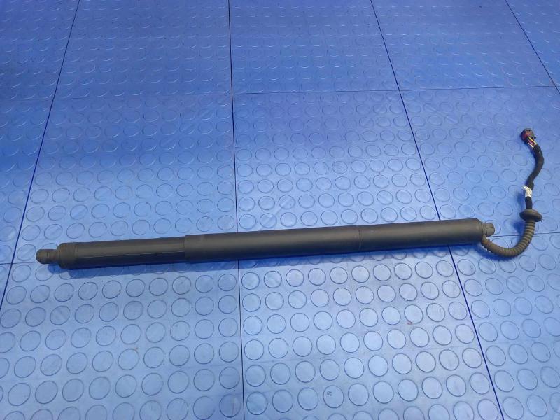 2018 Volkswagen Atlas Decklid Power Lift Strut Motor Genuine OEM 3CN827851A