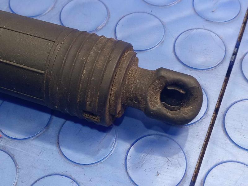2018 Volkswagen Atlas Decklid Power Lift Strut Motor Genuine OEM 3CN827851A