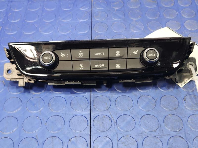 2018 Buick Regal Heater A/C Control