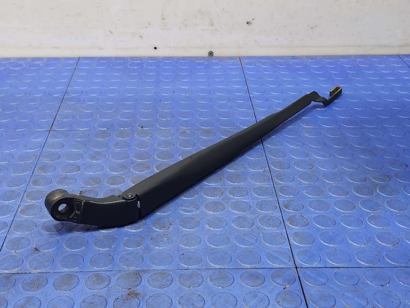 2014 Toyota Prius Wiper Arm