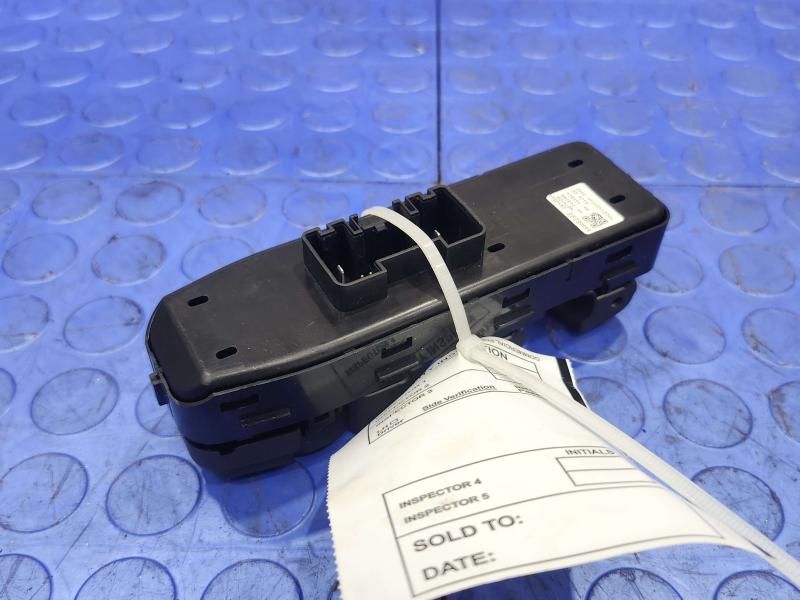 2017 Chevrolet Malibu Door Switch Front