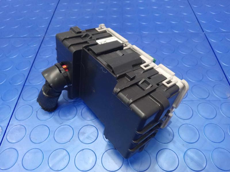 2017 Buick Lacrosse Junction Block Assembly Genuine OEM Part 33172518