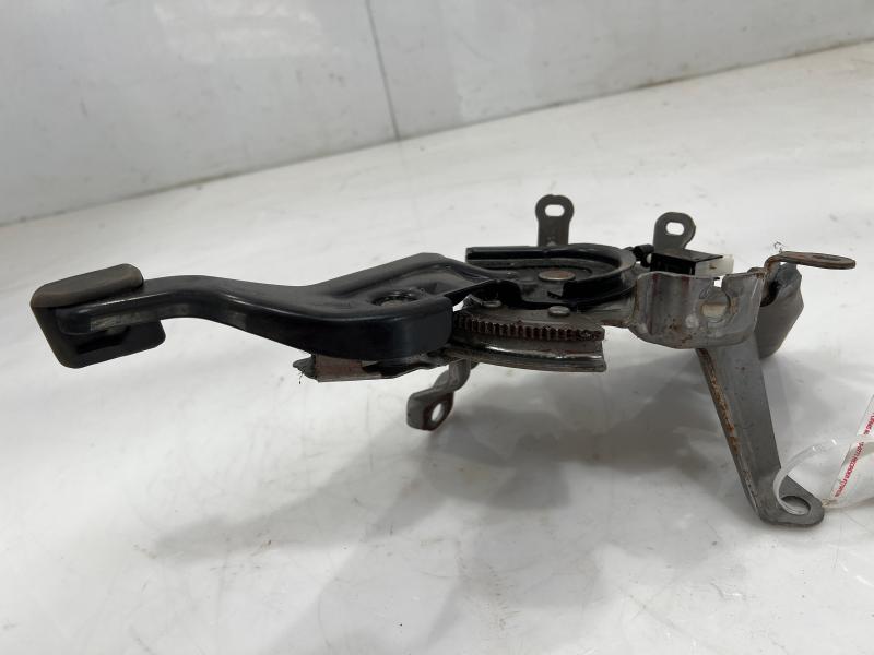 2010 - 2015 Toyota Prius Parking Brake Lever Pedal Assembly OEM 46200-47070