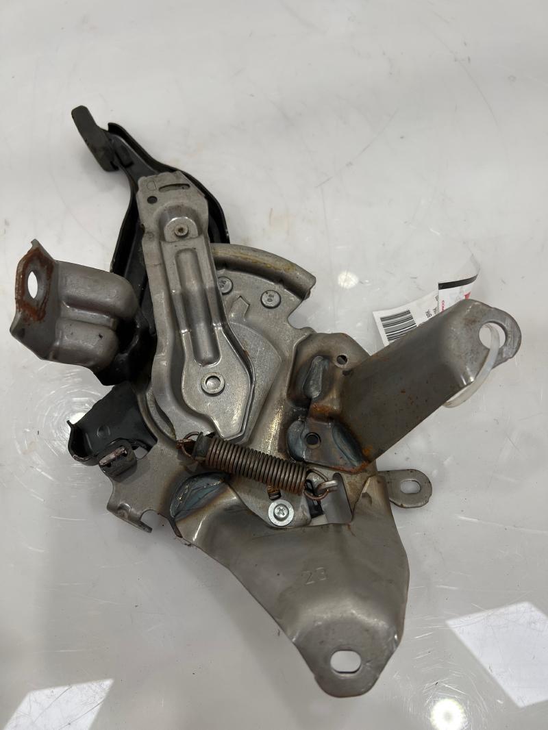 2010 - 2015 Toyota Prius Parking Brake Lever Pedal Assembly OEM 46200-47070