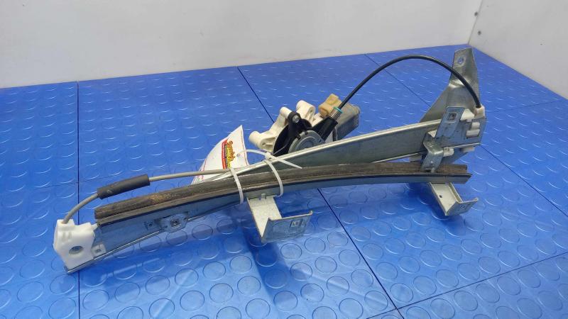 2011 Chevrolet Impala Front Door Regulator