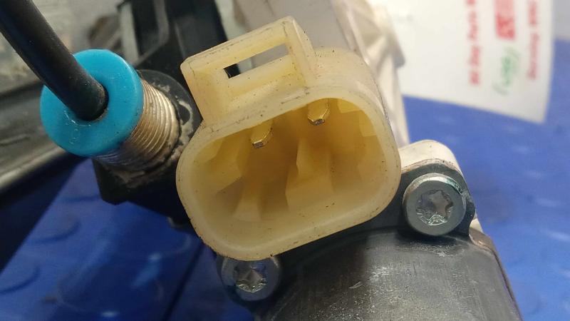 2011 Chevrolet Impala Front Door Regulator