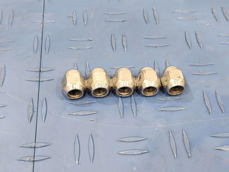 2015 Subaru Forester Lug Nuts