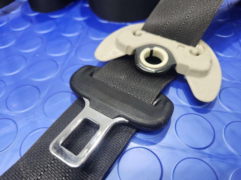 2011 Infiniti QX56 Front Seat Belt Retractor Right Passenger Side Black OEM 868841LA1A
