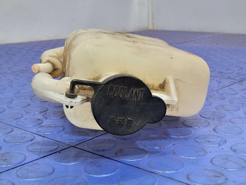 2001-2007 Toyota Sequoia Radiator Engine Coolant Overflow Reservoir OEM 164700F010
