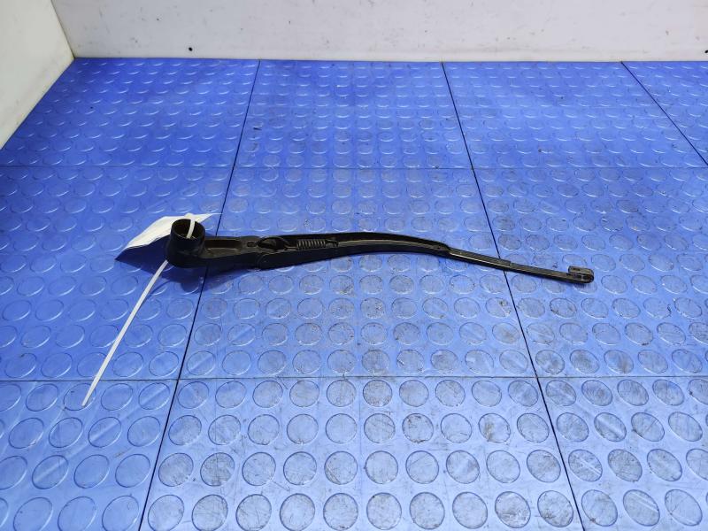 2007 Hummer H3 Wiper Arm