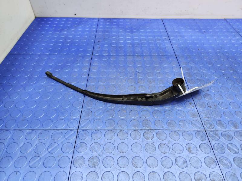 2007 Hummer H3 Wiper Arm
