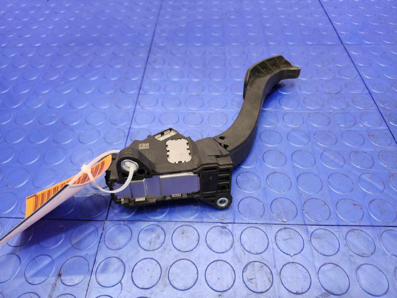 2010-2013 Toyota Highlander Accelerator Pedal Assembly Genuine OEM 78110-07011