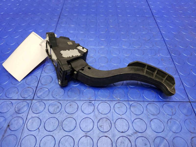 2010-2013 Toyota Highlander Accelerator Pedal Assembly Genuine OEM 78110-07011