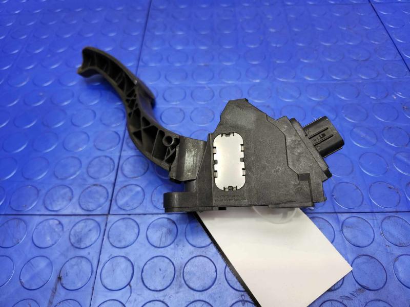 2010-2013 Toyota Highlander Accelerator Pedal Assembly Genuine OEM 78110-07011