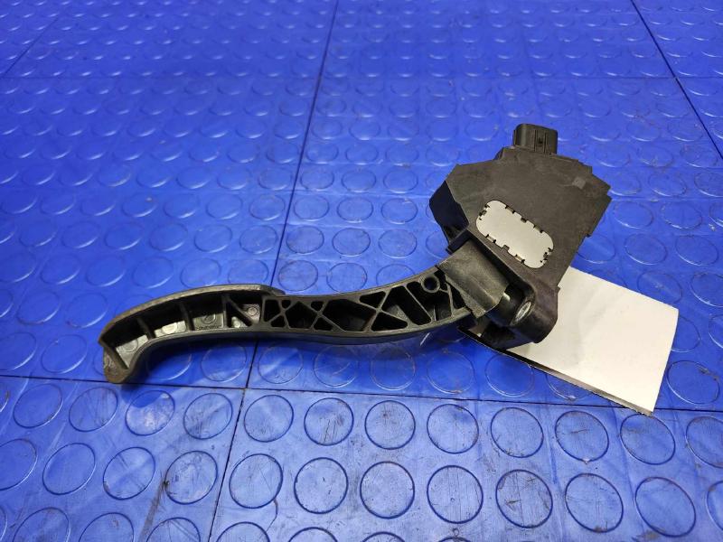 2010-2013 Toyota Highlander Accelerator Pedal Assembly Genuine OEM 78110-07011