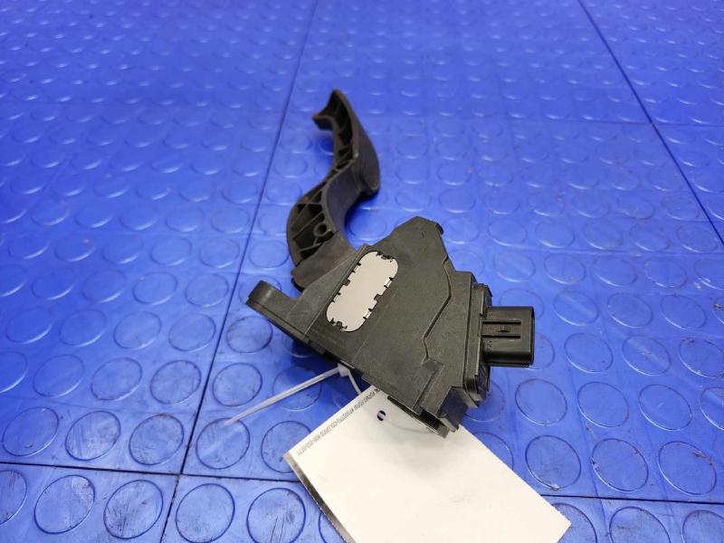 2010-2013 Toyota Highlander Accelerator Pedal Assembly Genuine OEM 78110-07011