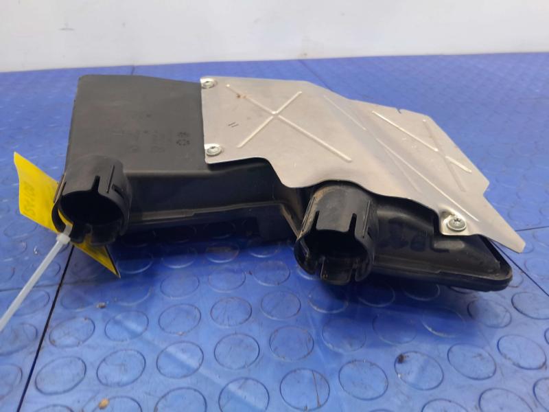 2016-2022 BMW 740i 740iX G11 G12 3.0L Engine Air Resonator OEM 13718607950