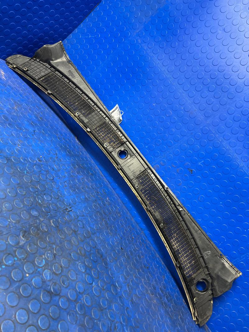 1996 - 2002 Toyota 4Runner Cowl Cover Panel Grille OEM 5570835020
