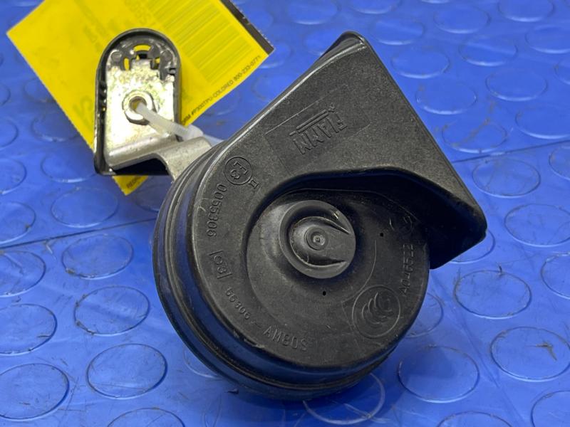 2011-2013 Volvo S60 Low Note Horn Assembly Genuine OEM Part 30796896