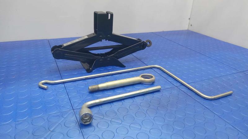 2009-2011 Subaru Forester Spare Tire Tools Jack Kit Assembly OEM 97032FJ000