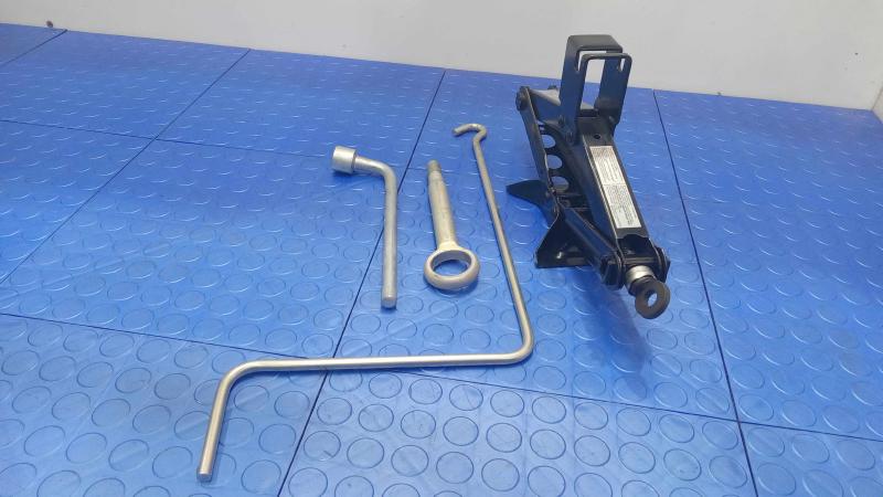 2009-2011 Subaru Forester Spare Tire Tools Jack Kit Assembly OEM 97032FJ000
