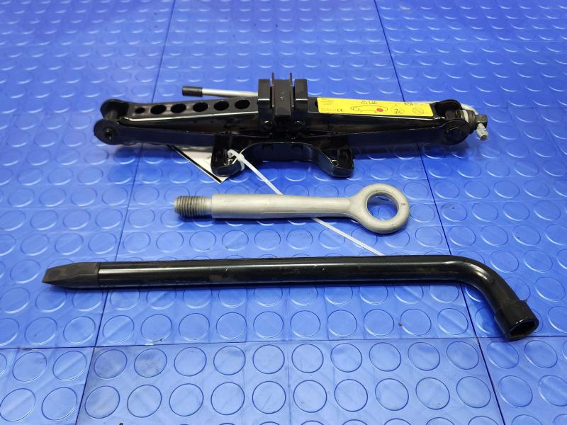 2017-2020 Jaguar XE Spare Tire Tools Jack Kit Assembly Genuine OEM T2H21729