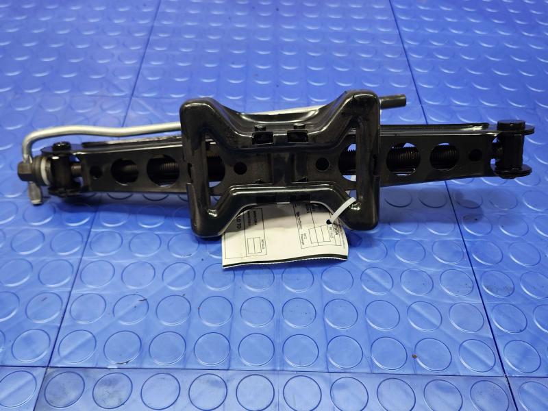 2017-2020 Jaguar XE Spare Tire Tools Jack Kit Assembly Genuine OEM T2H21729