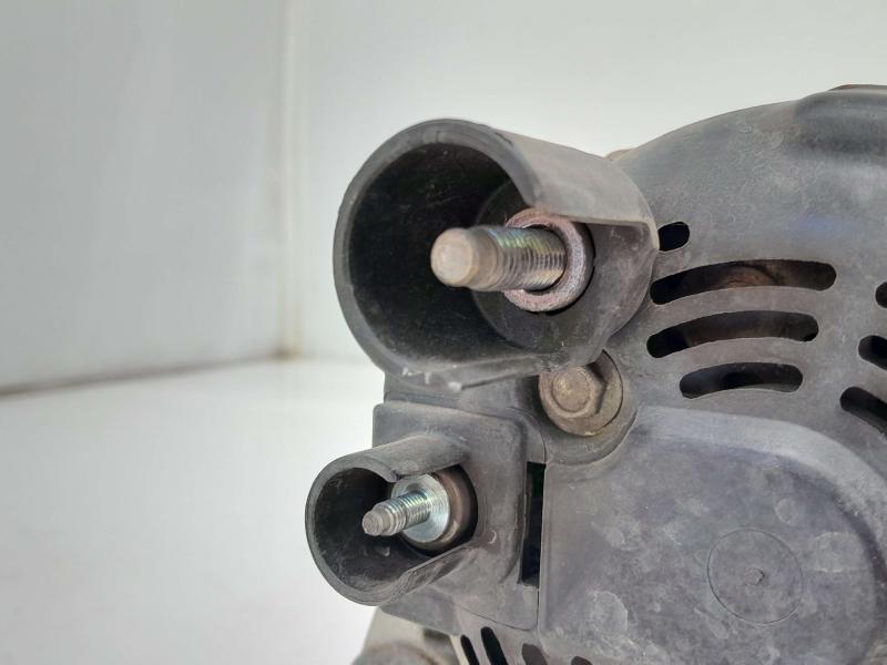 2015 - 2018 Jeep Renegade 1.4L Alternator Assembly 150 Amp OEM 68201178AA