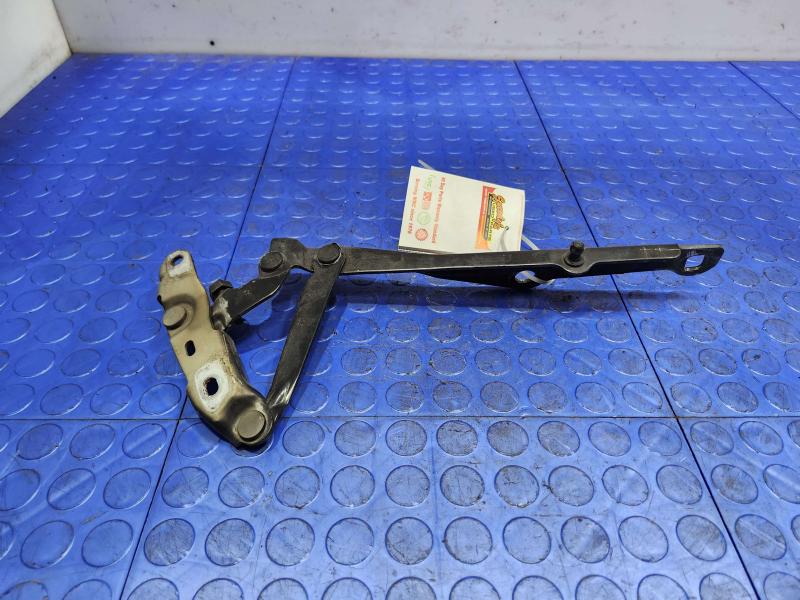 2010 Dodge Challenger Hood Hinge