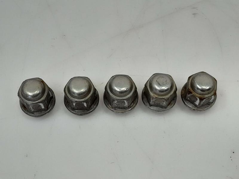 2014 Kia Sedona Lug Nuts